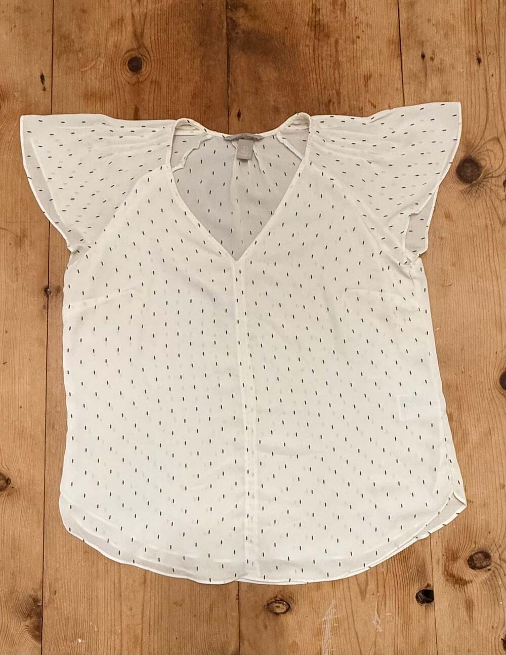 H&M Flutter Sleeve V-Neck Blouse Size 10 White Black Dash Dot Print
